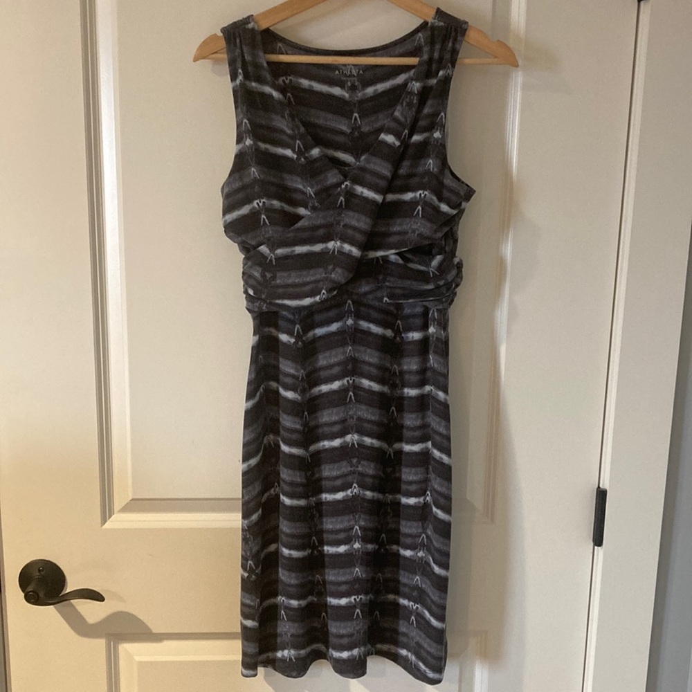 Athleta black and white abstract dress sleeveless
